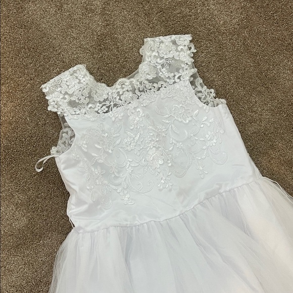 Elegant White Lace Dress